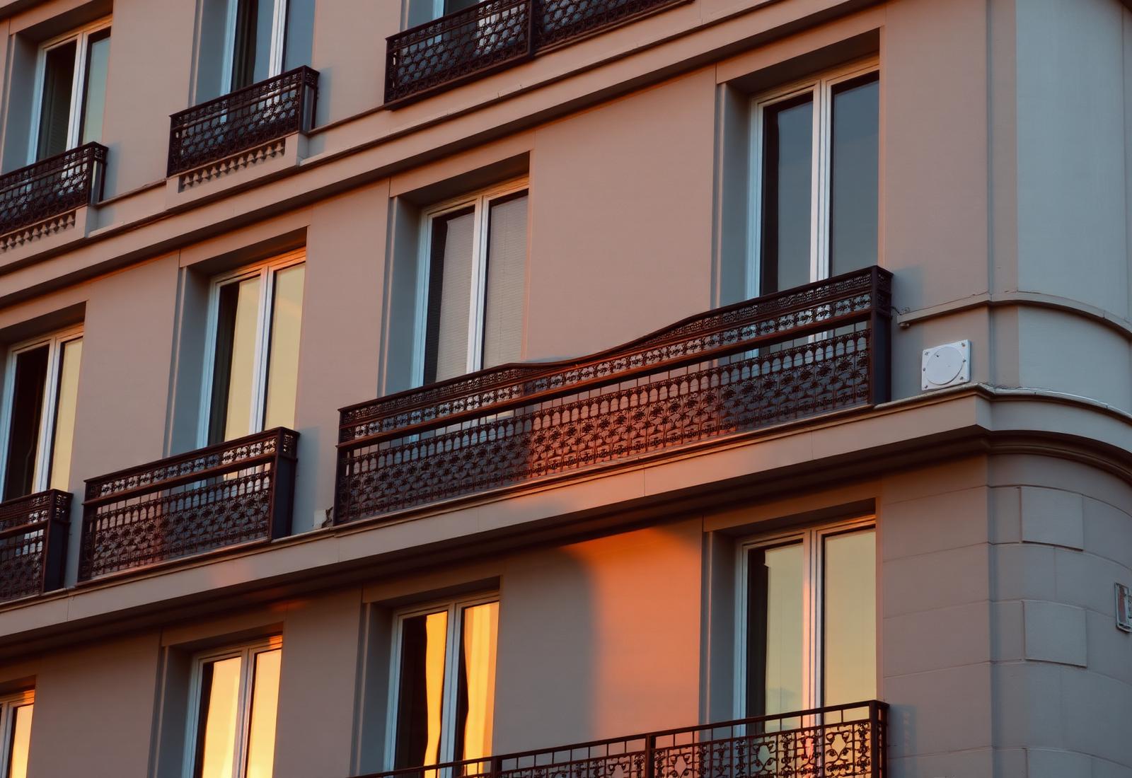 Architecture haussmannienne des immeubles parisiens